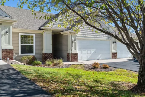 19772 Goldfinch Dr #71, Farmington, MN 55024
