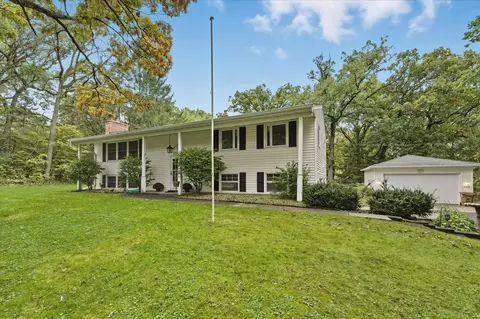 8586 Kimbro Ln N, Stillwater, MN 55082