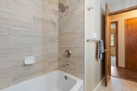 Bath - 20188 Ann River Dr, Mora, MN 55051 photo 2 of 5