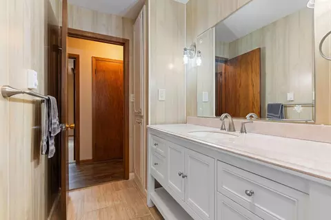 Bath - 20188 Ann River Dr, Mora, MN 55051 photo 3 of 5
