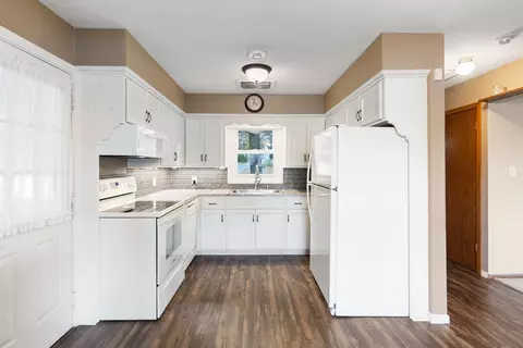 Kitchen - 20188 Ann River Dr, Mora, MN 55051 photo 2 of 4
