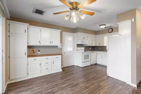 Kitchen - 20188 Ann River Dr, Mora, MN 55051 photo 1 of 4