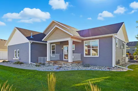 4944 Avery Ln S, Fargo, ND 58104