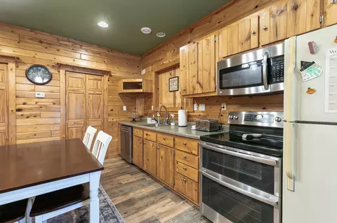 Kitchen - 18164 Mill Rd, Brainerd, MN 56401 photo 4 of 4