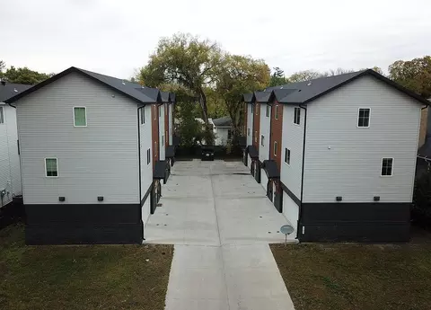 703 705 10th Ave N, Fargo, ND 58102