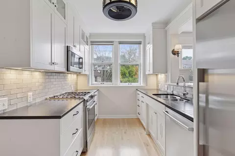 56 Arundel St #10, Saint Paul, MN 55102