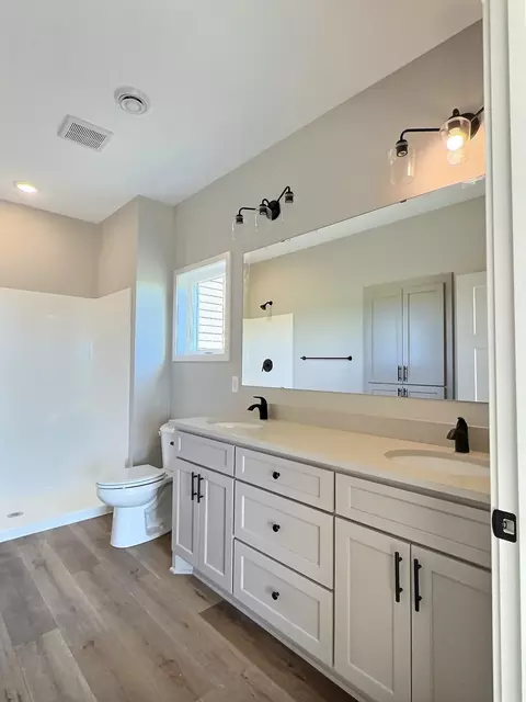 Bath - 520 Ramey Rd S, Maple Lake, MN 55358 photo 2 of 2