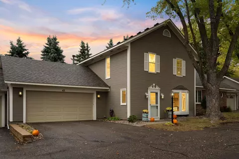 42 Somerset Dr, Waconia, MN 55387