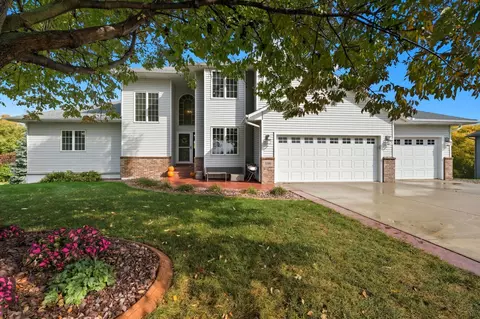 106 Meadow Wood Ct, Jordan, MN 55352