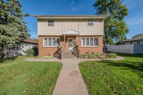 2027 Cottage Ave E, Saint Paul, MN 55119
