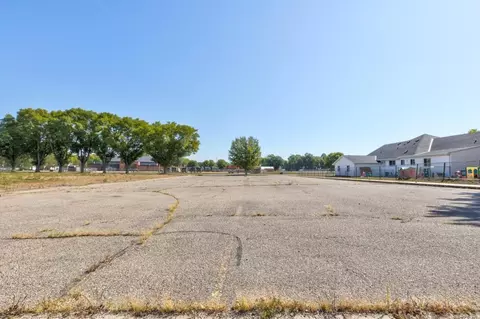 500 S 4th St, Marshall, MN 56258 photo 6
