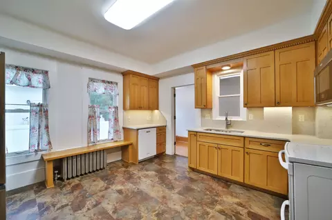 Kitchen - 721 S 7th St, Brainerd, MN 56401 photo 4 of 4