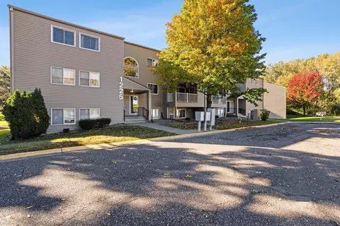 1225 Ferndale St N #B17, Maplewood, MN 55119