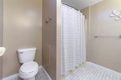 Bath - 107 E Mankato St, Duluth, MN 55803 photo 3 of 3