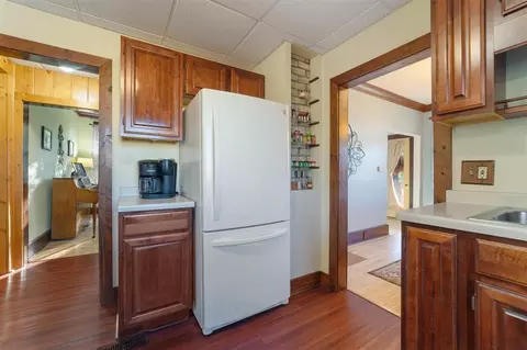 Kitchen - 107 E Mankato St, Duluth, MN 55803 photo 3 of 4