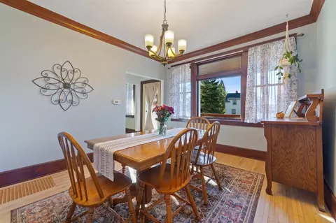 Dining - 107 E Mankato St, Duluth, MN 55803 photo 2 of 3