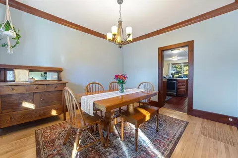 Dining - 107 E Mankato St, Duluth, MN 55803 photo 1 of 3