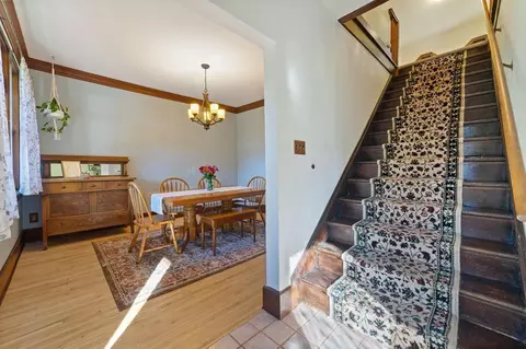 Entry Way - 107 E Mankato St, Duluth, MN 55803 photo 1 of 2