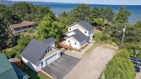 3239 S Lake Ave, Duluth, MN 55802