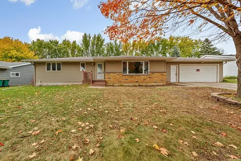 1722 Southview Ln, Albert Lea, MN 56007
