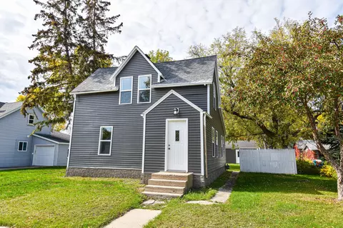 207 Kendall Ave S, Thief River Falls, MN 56701