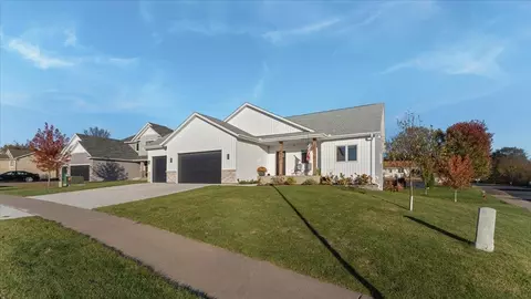 4940 River Oaks Rd, Rockford, MN 55373