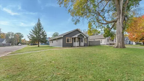 280 2nd St SE, Cokato, MN 55321