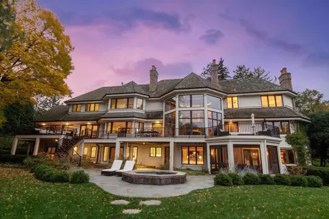 2505 Cedar Point Dr, Wayzata, MN 55391
