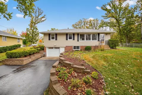 3955 Oak Park Cir SE, Rochester, MN 55904