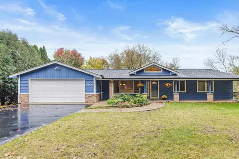 5909 Bell Cir, Minnetonka, MN 55345