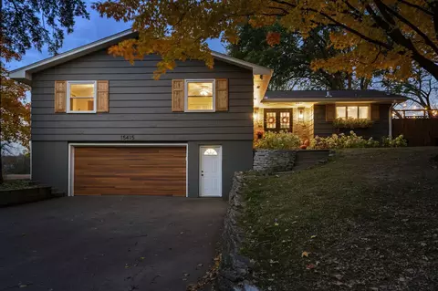 15415 Holdridge Rd E, Wayzata, MN 55391