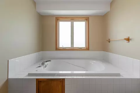 Bath - 1844 Patricks Bay, Faribault, MN 55021 photo 2 of 3