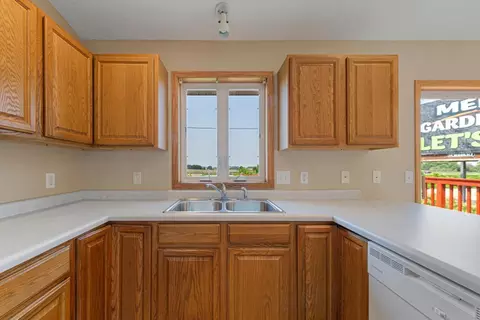 Kitchen - 1844 Patricks Bay, Faribault, MN 55021 photo 3 of 4