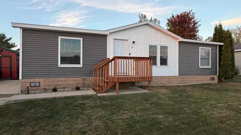 5 Southfork Dr SE, Kasson, MN 55944