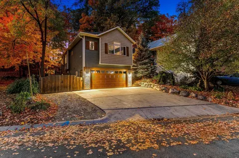 3041 Inverness Ln, Mound, MN 55364