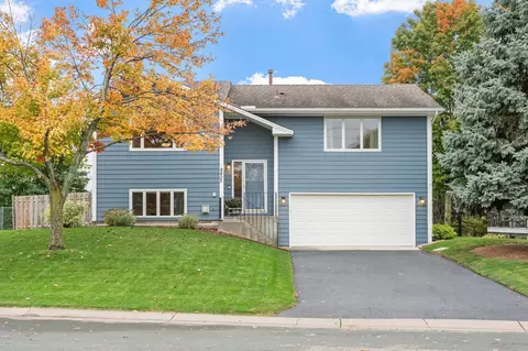 8405 Underwood Ln N, Maple Grove, MN 55369
