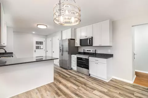 1448 Glynview Trl, Faribault, MN 55021 photo 4