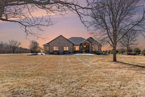 575 111th St, Pipestone, MN 56164