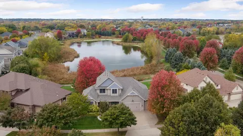 10758 Watersedge Ln, Woodbury, MN 55129