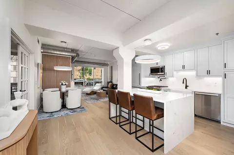 521 2nd St SE #102, Minneapolis, MN 55414