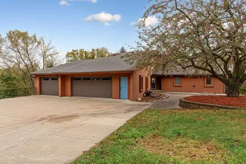 3 Island Heights Ct NE, Pine Island, MN 55963