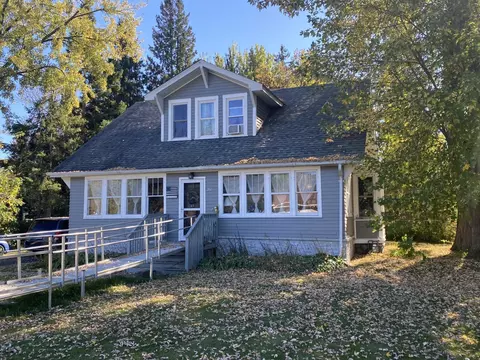 204 3rd St SE, Hinckley, MN 55037