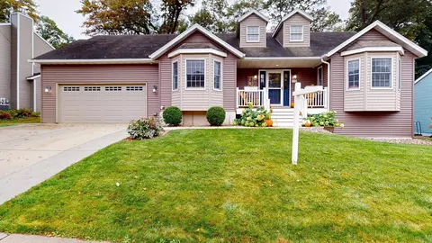 1112 Northway Ln NE, Rochester, MN 55906