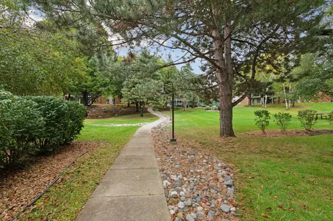 1700 Four Oaks Rd #226B, Eagan, MN 55121 photo 31