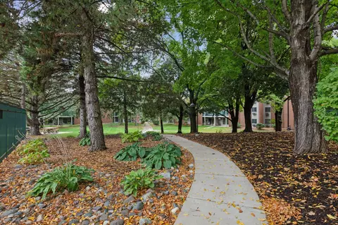 1700 Four Oaks Rd #226B, Eagan, MN 55121 photo 2