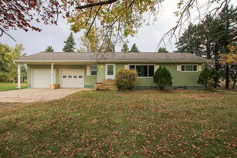 555 N High Dr NE, Hutchinson, MN 55350