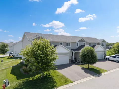 5270 Foxfield Dr NW, Rochester, MN 55901