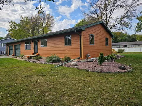 804 6th Ave SE, Pipestone, MN 56164