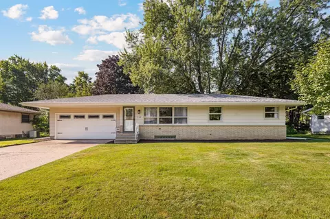 752 Sherren St W, Roseville, MN 55113