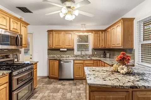 10627 Thomas Ave S, Bloomington, MN 55431 photo 7